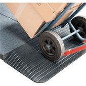 Auffahrrampe aus Gummi, schwarz