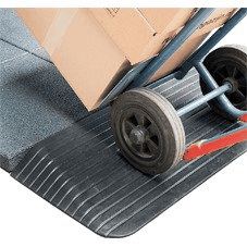 Auffahrrampe aus Gummi, schwarz