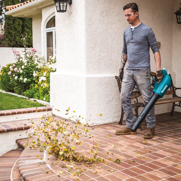 MAKITA Akku-Blasgerät 18V